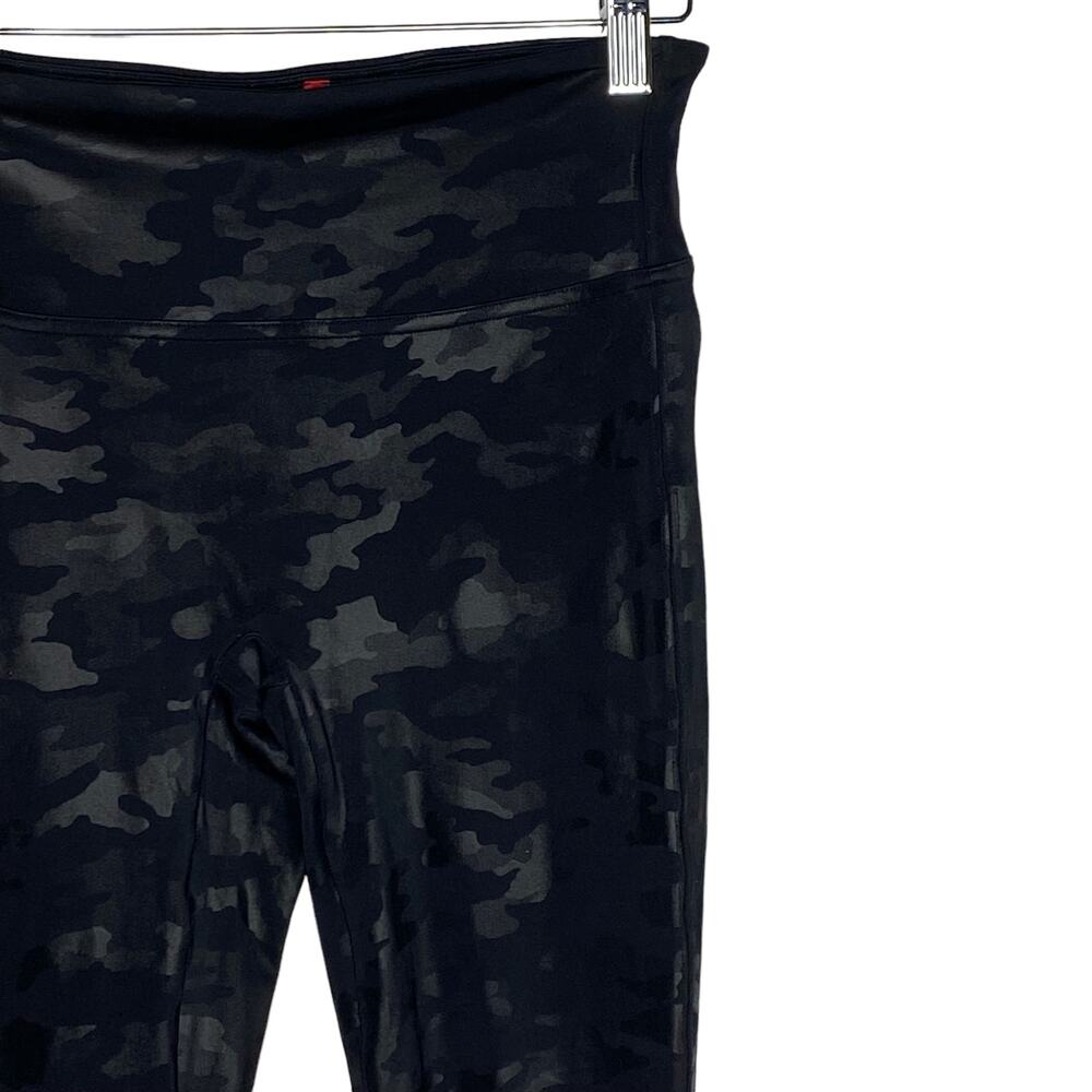 Spanx‎ Womens Size Small Black Faux Leather Camo Leggings Pants Pull On Stretch - Picture 3 of 7